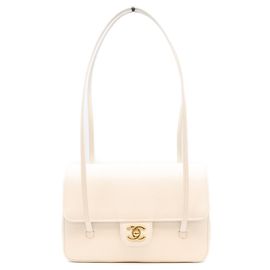 Borsa a tracolla Chanel Coco Small Flap in pelle caviar bianca stile preppy Bianco