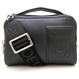 Bolsa Tiracolo Camera Loewe Mini em Pele de Bezerro Satinada Preto