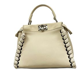 mala de mão Fendi Peekaboo em couro Branco