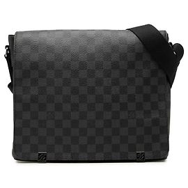 Borsa a tracolla Louis Vuitton Damier Graphite District Nero