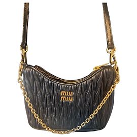 Miu Miu Borsa a tracolla in pelle matelassé nera Nero