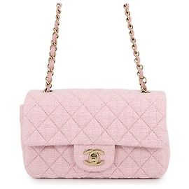 Bolsa de Ombro Chanel Mini Matelassé com Corrente Rosa