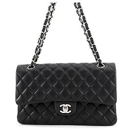 Borsa a tracolla Chanel Matelassé in pelle di agnello nera Nero