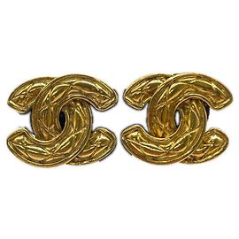 Boucles d'oreilles clips Chanel Coco Mark Matelassé Doré