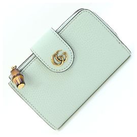 Gucci Bi-Fold Wallet in Pale Green Leather Other