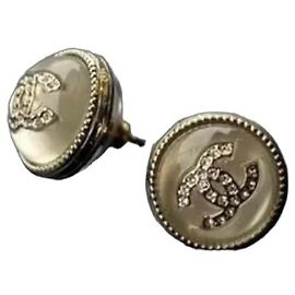Boucles d'oreilles Chanel CC en métal doré et strass Blanc Bijouterie dorée
