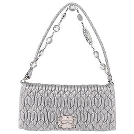 Clutch Miu Miu Crystal de piel Matelassé Medium Plata