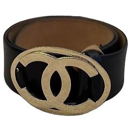 Cinto Chanel CC em couro preto fivela dourada Preto Dourado