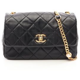 Chanel Matelassé Shoulder Bag Black