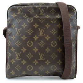 Louis Vuitton Trotteur Beaubourg Monogram Canvas Marrom