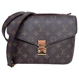 Louis Vuitton Pochette Métis Monogram Canvas Otro