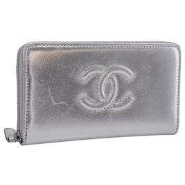 CHANEL Cartera Larga de Piel Silver CC Otro