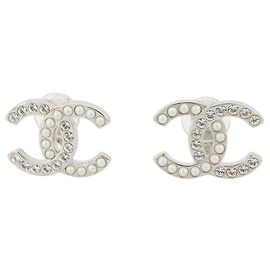 Brincos de pressão Chanel Silver CC banhados a prata com pérolas falsas e strass Prata