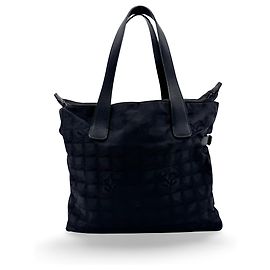 Chanel Travel Line Nylon Medium Preto