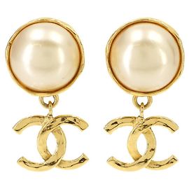 Boucles d'oreilles Chanel Faux Pearl Coco Mark Swing Blanc Doré