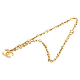 Collana con pendente Chanel CC placcata oro e strass D'oro