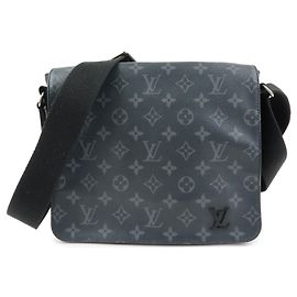 Louis Vuitton District Messenger Monogram Eclipse Canvas PM Castaño