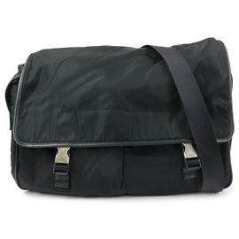 Borsa a spalla PRADA in nylon e pelle Saffiano con logo triangolare Nero Nero