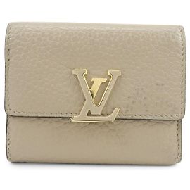 Louis Vuitton Portefeuille Capucines Galet Compact Wallet Galet M68747 Beige