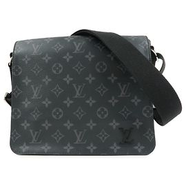 Louis Vuitton Monogram Eclipse District PM Crossbody Bag M44000 Noir