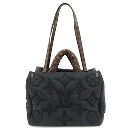 Bolsa 2Way Louis Vuitton Monogram LV Pillow OnTheGo MM Econyl M21069 Marrom Preto
