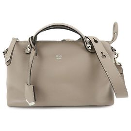 FENDI By The Way Medium Leder 2Way Bag Handtasche Greige 8BL146 Grau