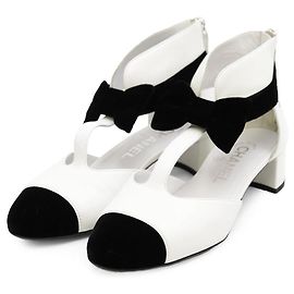 Décolleté in pelle e velluto Chanel G35243 Nero Bianco