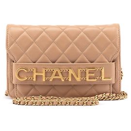 Chanel Borsa in pelle d'agnello matelassé beige con logo e catena Beige
