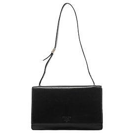 Prada Borsa a spalla con patta in pelle Vitello nera Nero