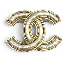 Chanel A22A Coco Mark Eco-Pearl Brosche Weiß Golden
