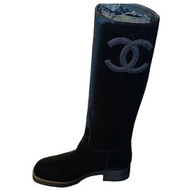 Botas altas Chanel en terciopelo negro Negro