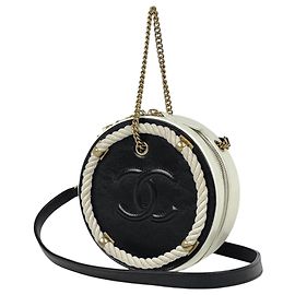 Sac à épaule Chanel en cuir Matelassé Noir Blanc