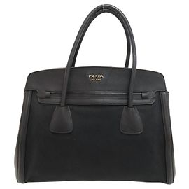 Prada Logo Hardware Tote Bag Schwarz