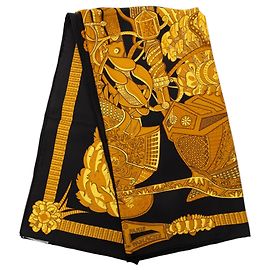 Pañuelo de seda Hermès Gold Armets en Panache 90 Dorado
