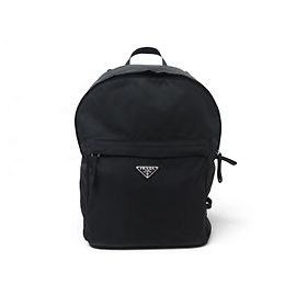 NEU PRADA RUCKSACK AUS SCHWARZEM RE-NYLON GEWEBE 40X30 CM BLACK BACKPACK BAG Schwarz