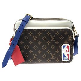 Borsa a tracolla Louis Vuitton LVxNBA Nile Monogram Coated Canvas Marrone