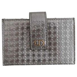 Tarjetero Dior de cuero plateado Plata