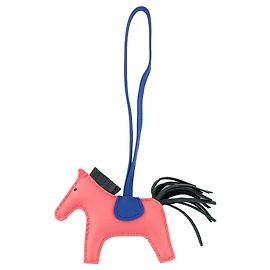 HERMÈS - Acessório de mala Rodeo Hermès em couro liso rosa e azul Rosa