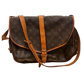 Louis Vuitton Flore Saumur Perforated Monogram Canvas Castaño