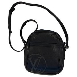 Borsa a tracolla Louis Vuitton in pelle Taurillon nera Nero