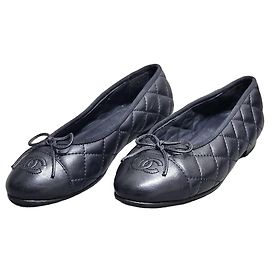 Chanel Sapatilhas Matelassadas Pele Preta Preto