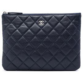 Pochette Chanel Blue Small Quilted Caviar O Case Clutch Bleu Bleu Marine