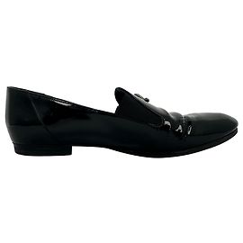 Chanel Interlocking CC Logo Flats in Black Patent Leather Black