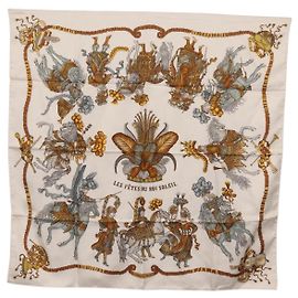 Hermès Lenço HERMES Carre 90
LES FETES DU ROI SOLEIL
Seda Branco Outro