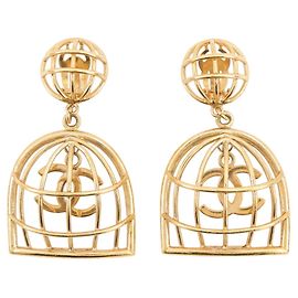 Chanel Gold-Plated Clip Earrings Golden