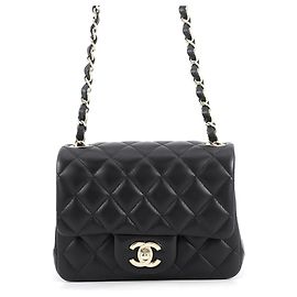 Bolsa de Ombro Chanel Mini Classic Matelassé com Corrente Preto