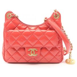 Bolsa de Ombro Chanel em Couro Matelassé Rosa