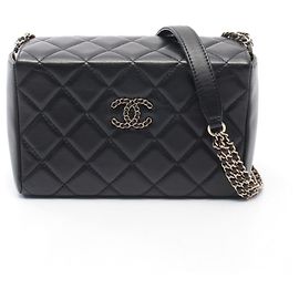 Borsa a tracolla CHANEL Matelassé in pelle d'agnello Nero