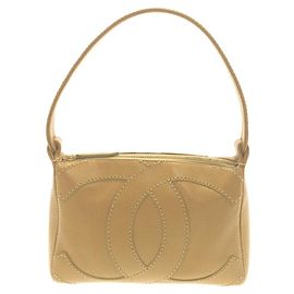 Bolsa de Ombro Chanel em Pele Caviar Marrom Bege