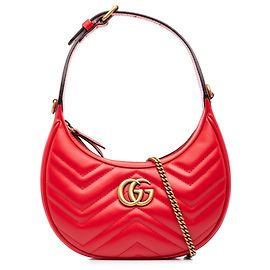 Gucci Mini Bolsa Meia Lua GG Marmont em couro de bezerro matelassé vermelho Vermelho